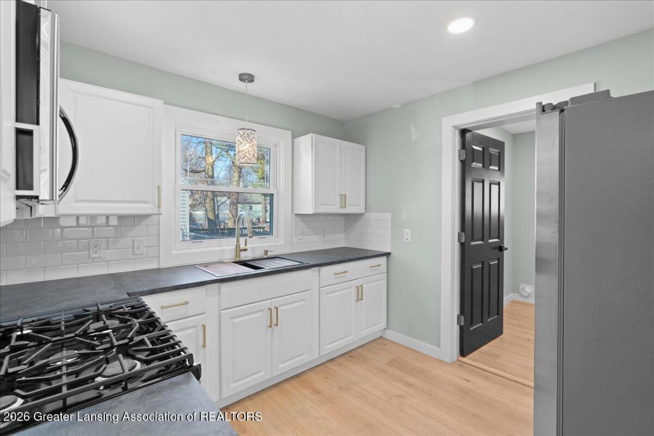 920 Clyde Street, Lansing, MI 48915 Main Photo