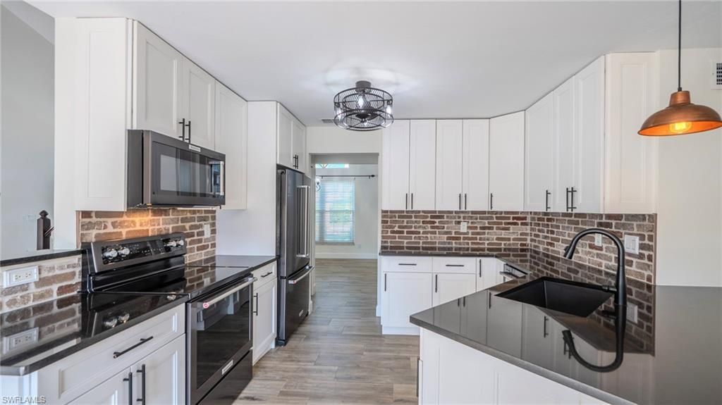 22614 Forest View Dr, Estero, FL 33928 Photo