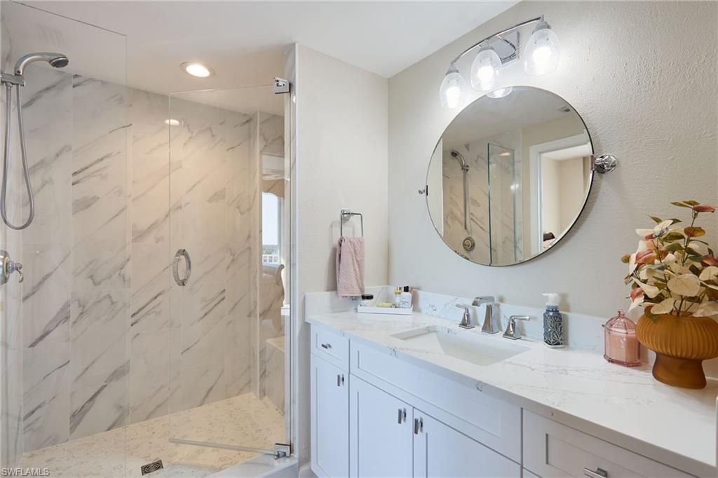 14250 Royal Harbour Ct, Unit 818, Fort Myers, FL 33908 Photo