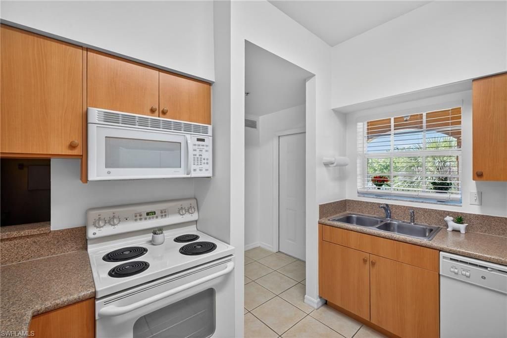 950 Hancock Creek South Blvd, Unit 124, Cape Coral, FL 33909 Photo