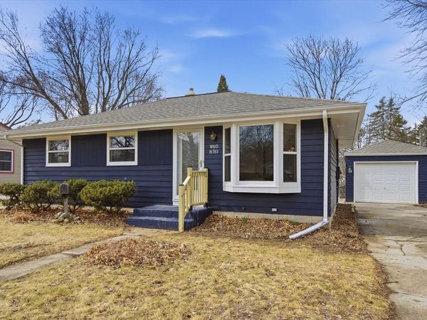 W60N761 Jefferson AVENUE, Cedarburg, WI 53012