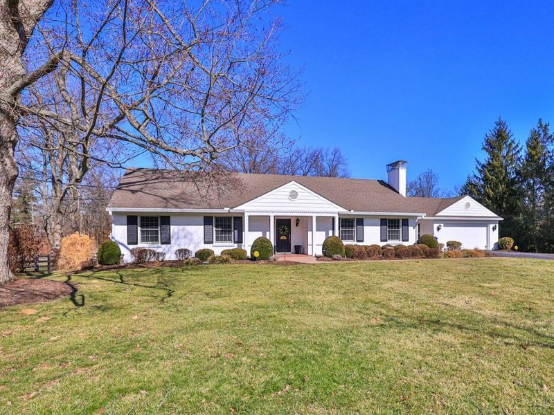 7708 Ahwenasa Lane, Indian Hill, OH 45243 Photo 1