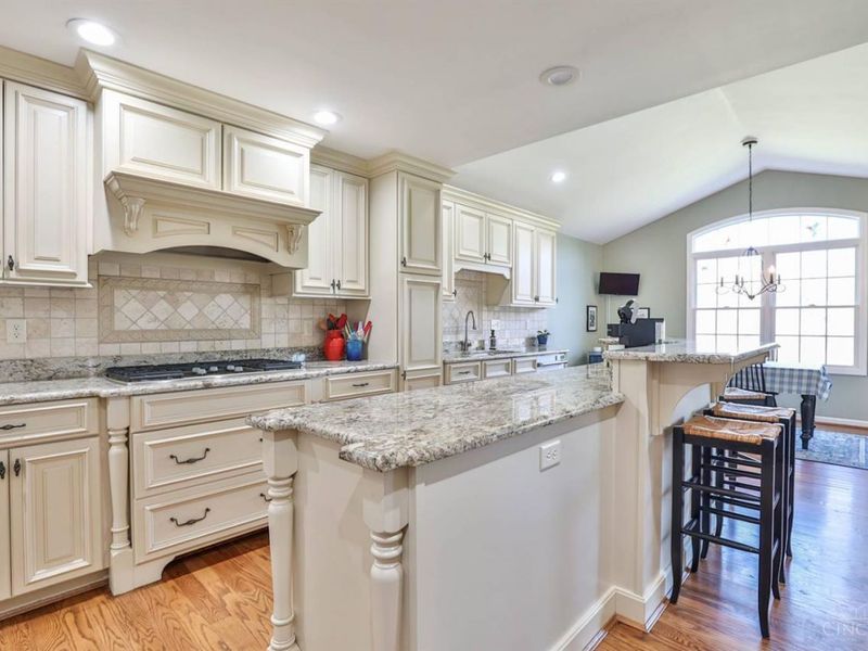 7708 Ahwenasa Lane, Indian Hill, OH 45243 Photo 21