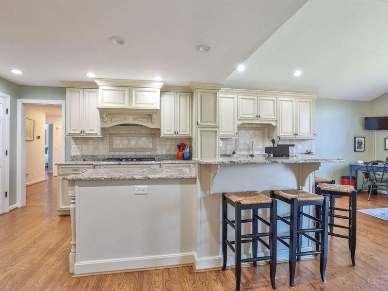 7708 Ahwenasa Lane, Indian Hill, OH 45243 Photo 22