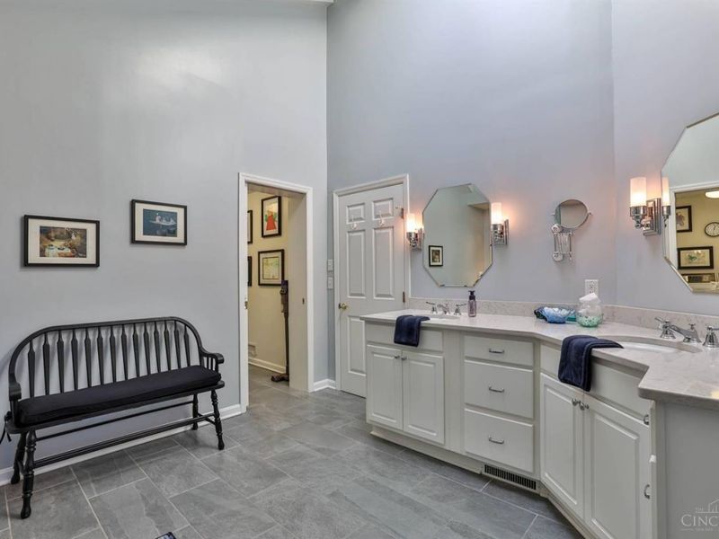 7708 Ahwenasa Lane, Indian Hill, OH 45243 Photo 30