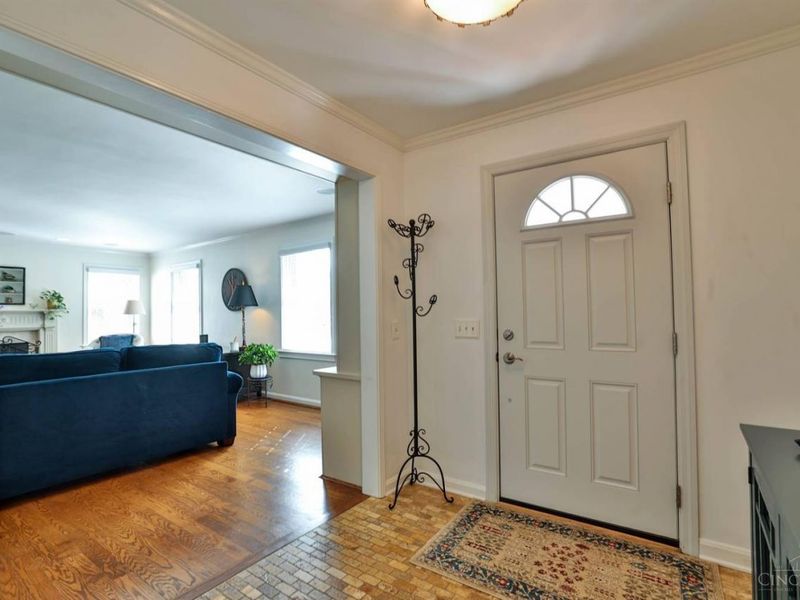 7708 Ahwenasa Lane, Indian Hill, OH 45243 Photo 7