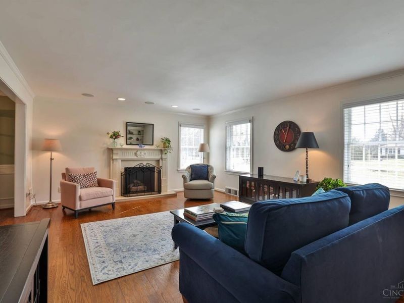 7708 Ahwenasa Lane, Indian Hill, OH 45243 Photo 9