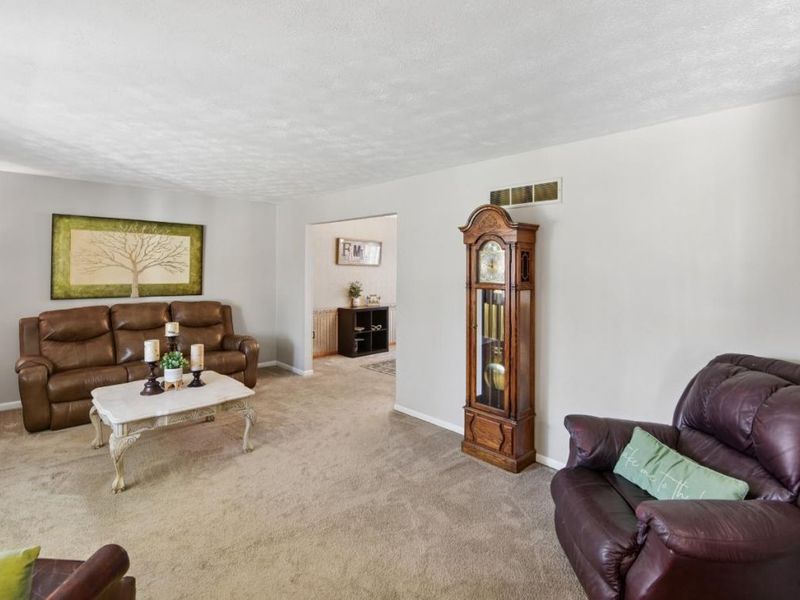 1052 Rainbow Trail, Miami Twp, OH 45150 Photo 4