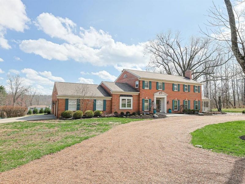 8000 Blome Road, Indian Hill, OH 45243 Photo 2