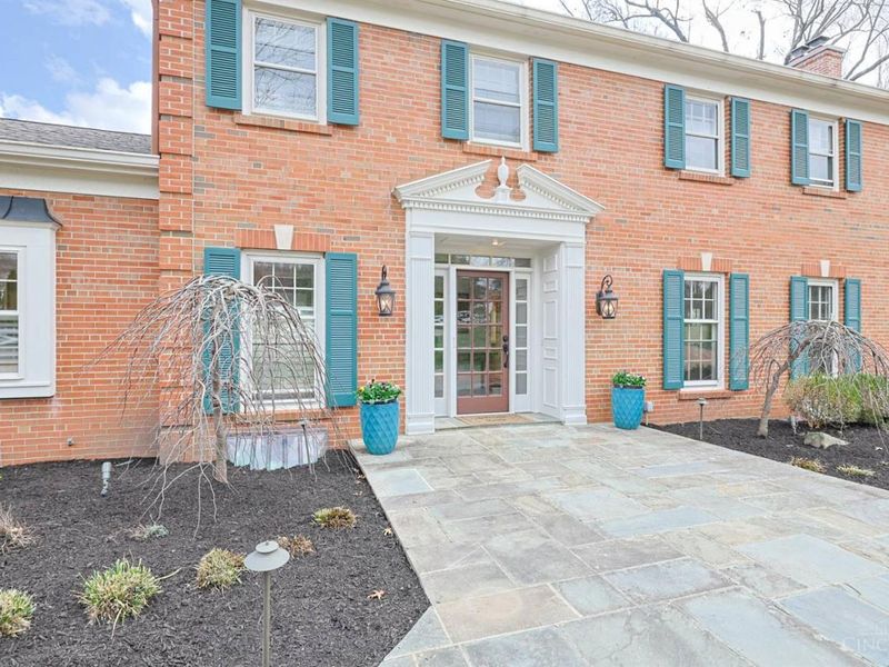 8000 Blome Road, Indian Hill, OH 45243 Photo 4