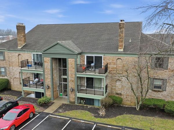 9750 Bunker Hill Lane, Unit 60, Montgomery, OH 45242