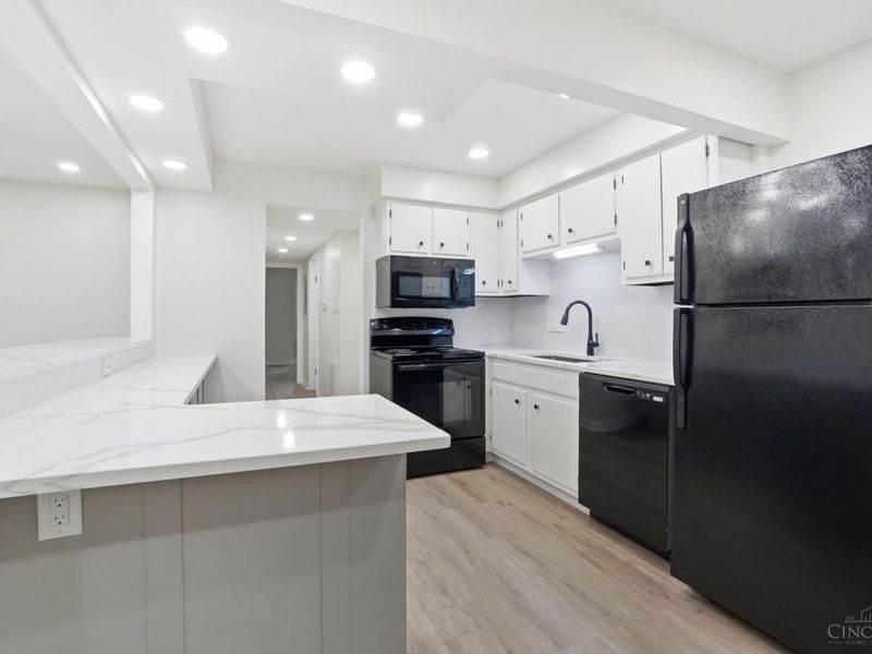 9750 Bunker Hill Lane, Unit 60, Montgomery, OH 45242 Photo 10