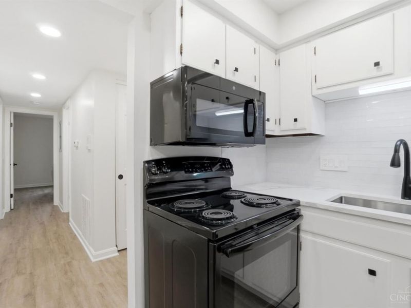 9750 Bunker Hill Lane, Unit 60, Montgomery, OH 45242 Photo 11