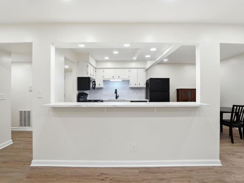 9750 Bunker Hill Lane, Unit 60, Montgomery, OH 45242 Photo 13