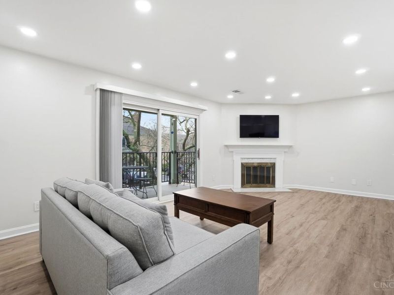 9750 Bunker Hill Lane, Unit 60, Montgomery, OH 45242 Photo 17