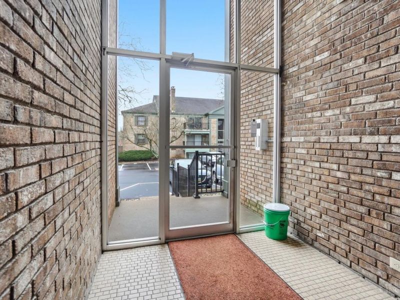 9750 Bunker Hill Lane, Unit 60, Montgomery, OH 45242 Photo 5