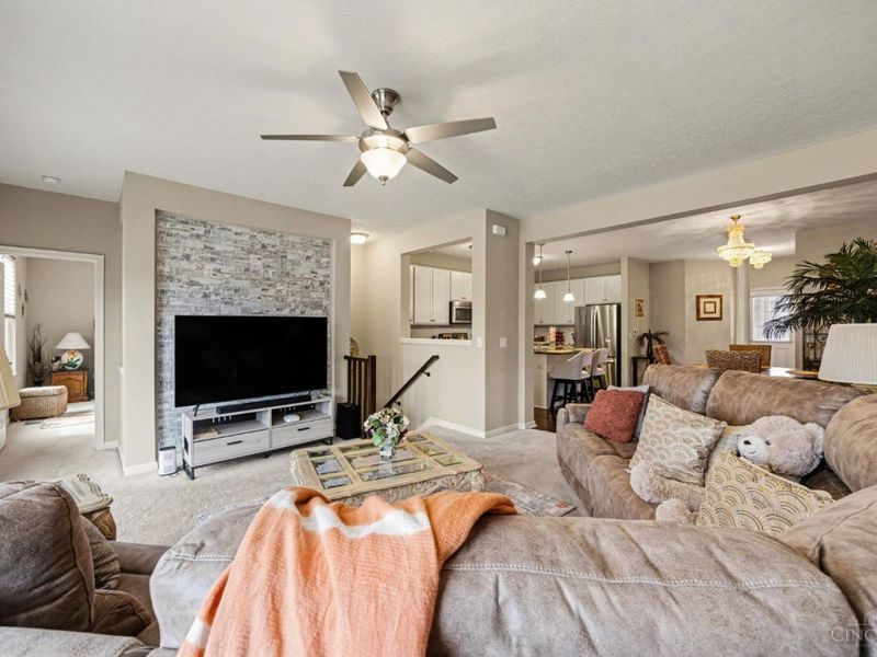 9370 Bridgecreek Drive, Springdale, OH 45231 Photo 12