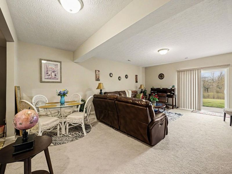 9370 Bridgecreek Drive, Springdale, OH 45231 Photo 17