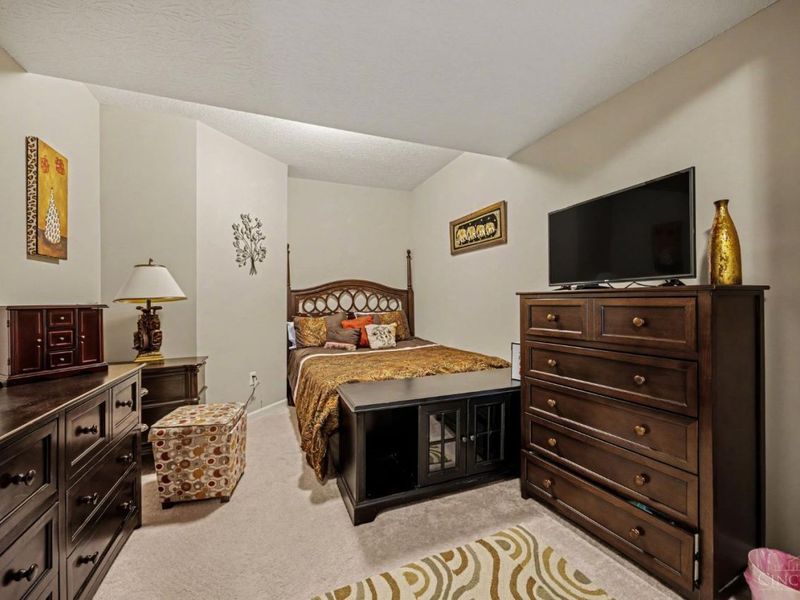 9370 Bridgecreek Drive, Springdale, OH 45231 Photo 20