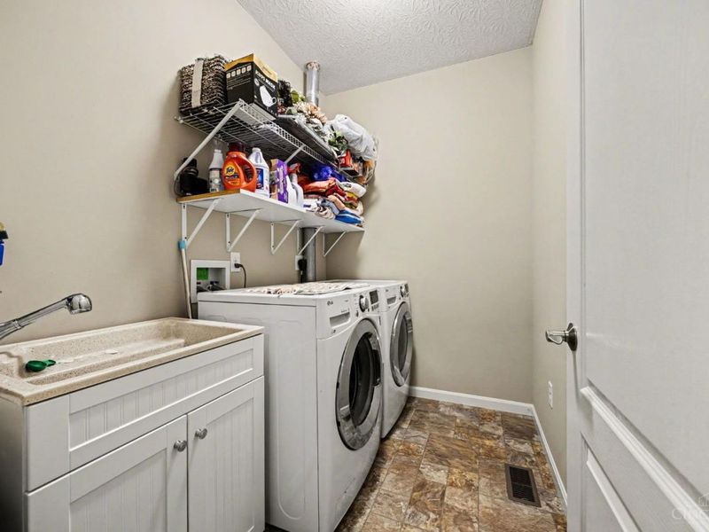 9370 Bridgecreek Drive, Springdale, OH 45231 Photo 25