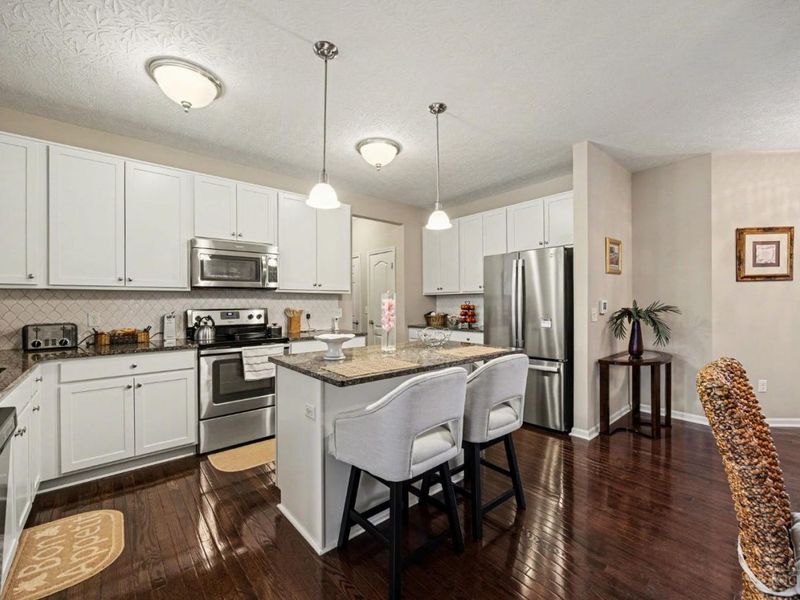 9370 Bridgecreek Drive, Springdale, OH 45231 Photo 7