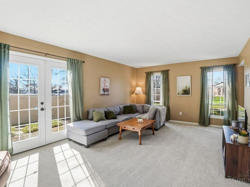 10850 Ponds Lane, Unit 6, Sycamore Township, OH 45242 Photo 5