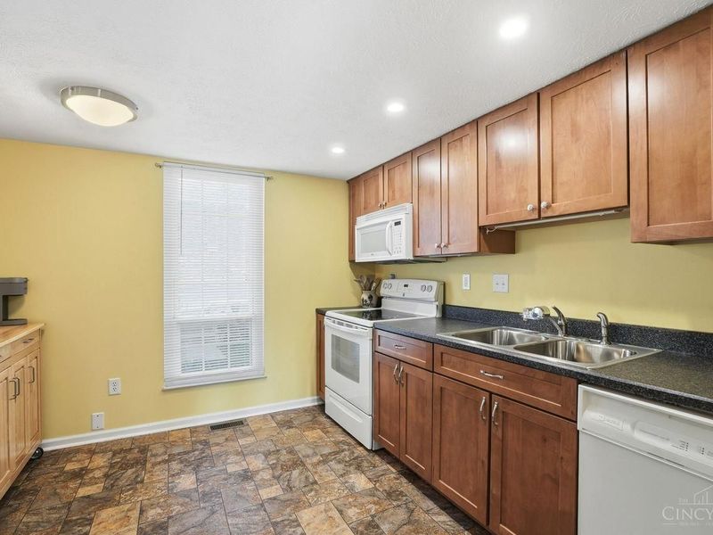 10850 Ponds Lane, Unit 6, Sycamore Township, OH 45242 Photo 9