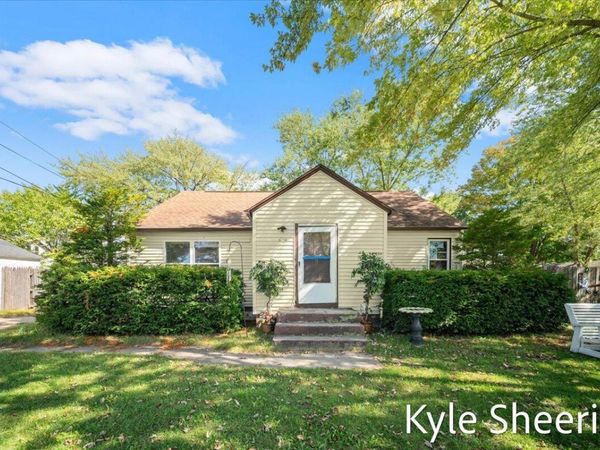 4104 Jefferson Avenue SE, Wyoming, MI 49548