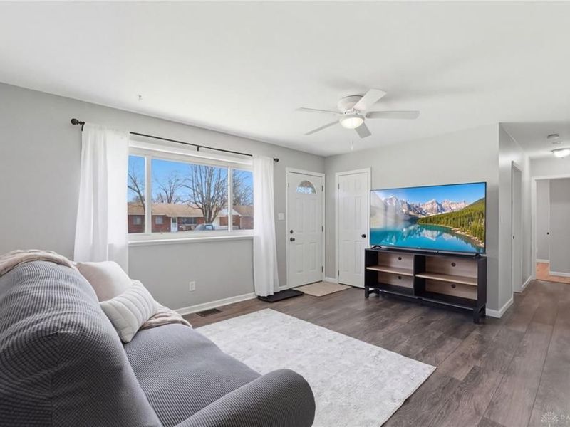 322 Lutz Drive, Englewood, OH 45322 Photo 3