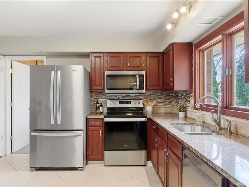 1108 Chateau Drive, Kettering, OH 45429 Photo 12