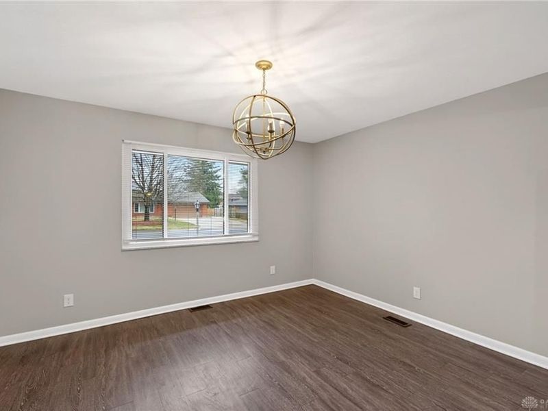 5713 Daphne Lane, Dayton, OH 45415 Photo 11