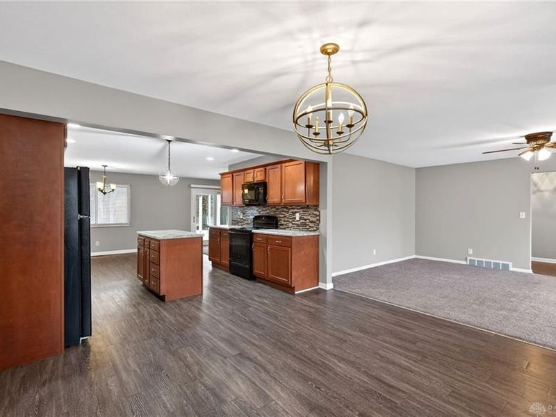 5713 Daphne Lane, Dayton, OH 45415 Photo 12