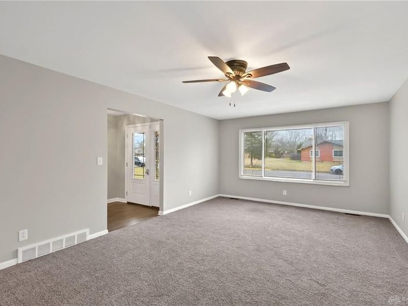 5713 Daphne Lane, Dayton, OH 45415 Photo 9