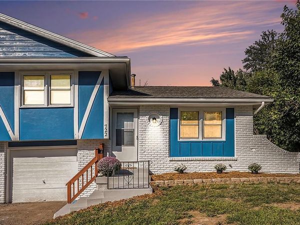 722 S Central Street, Olathe, KS 66061