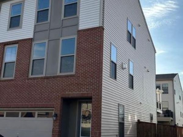 42407 DOGWOOD GLEN SQUARE, STERLING, VA 20166