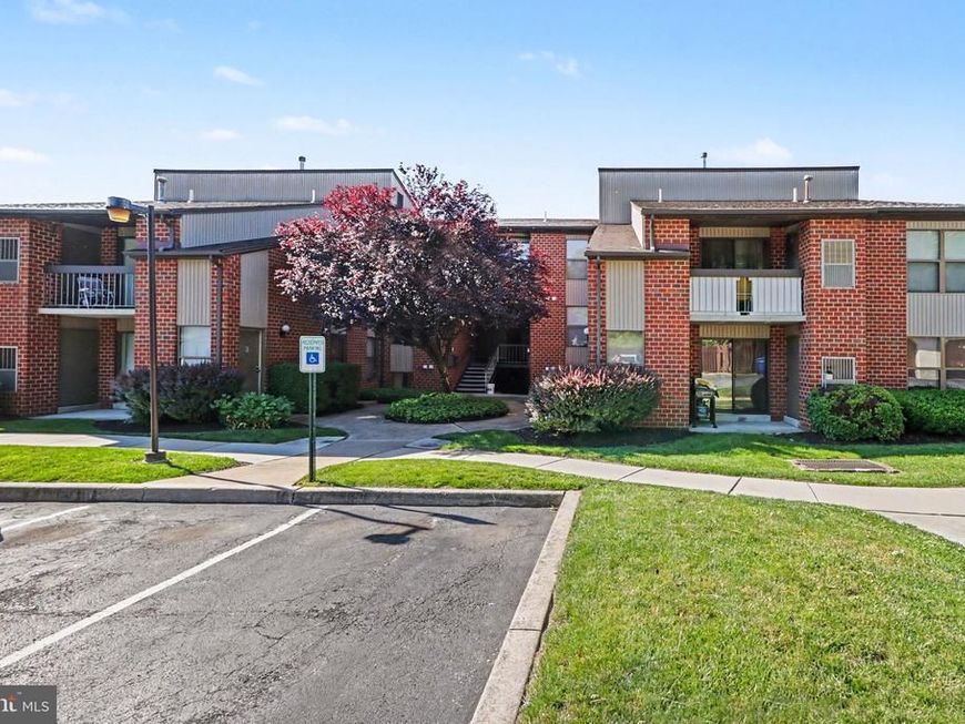 1210 E Hampton Hill Court, Harrisburg, PA 17111 Main Photo