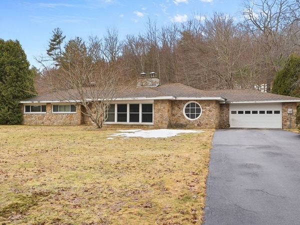 30 Bond Rd, Charlton, MA 01507