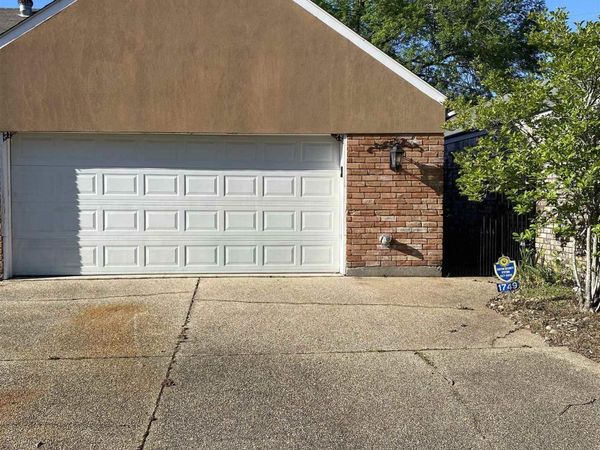 1749 Stonegate Ct, Baton Rouge, LA 70815