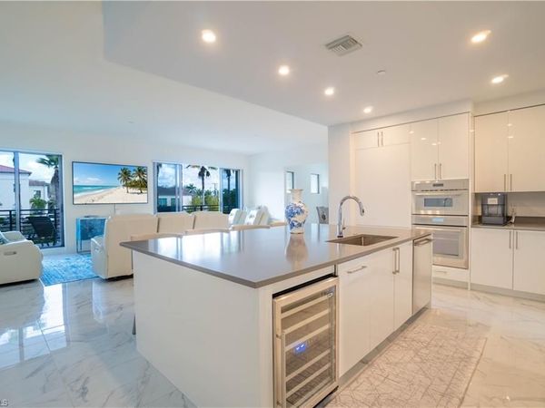 1125 Central AVE, Unit 279, NAPLES, Fl 34102