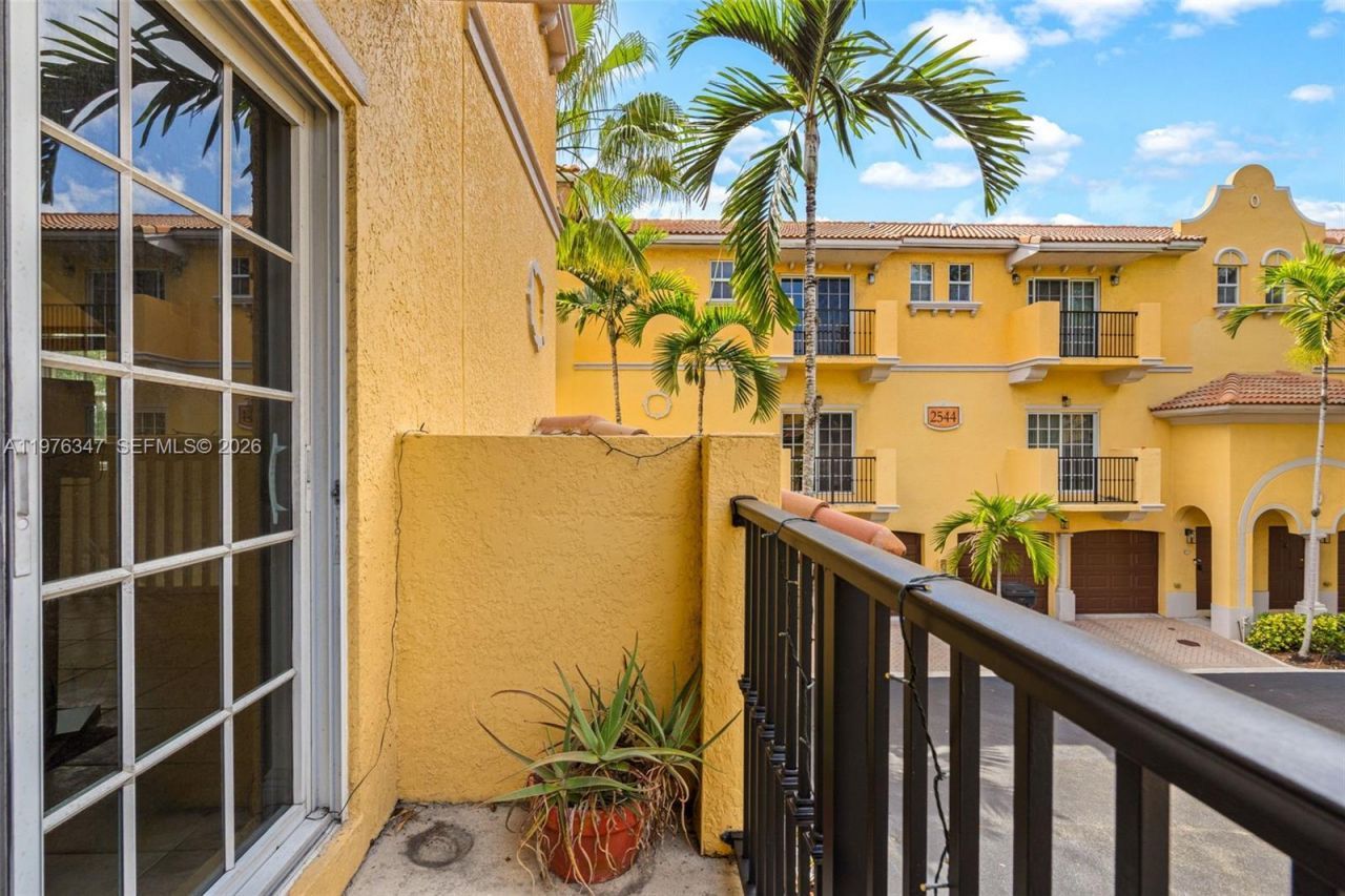 2540 SW 14th Ave , Unit 206, Fort Lauderdale, FL 33315 Photo