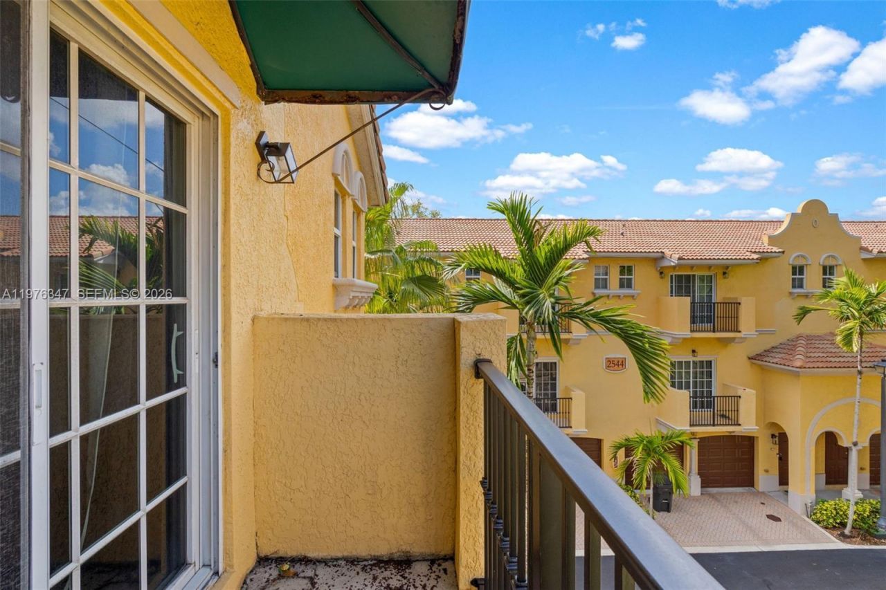 2540 SW 14th Ave , Unit 206, Fort Lauderdale, FL 33315 Photo