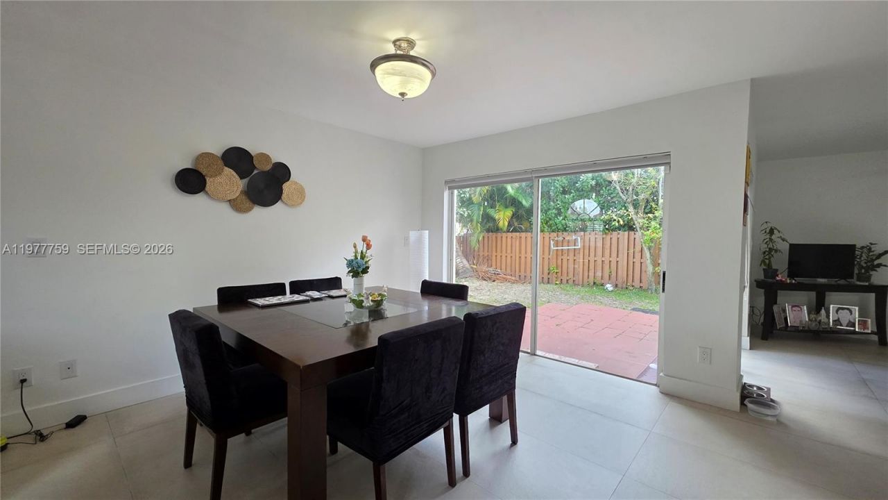 15856 SW 112th Ter, Miami, FL 33196 Photo