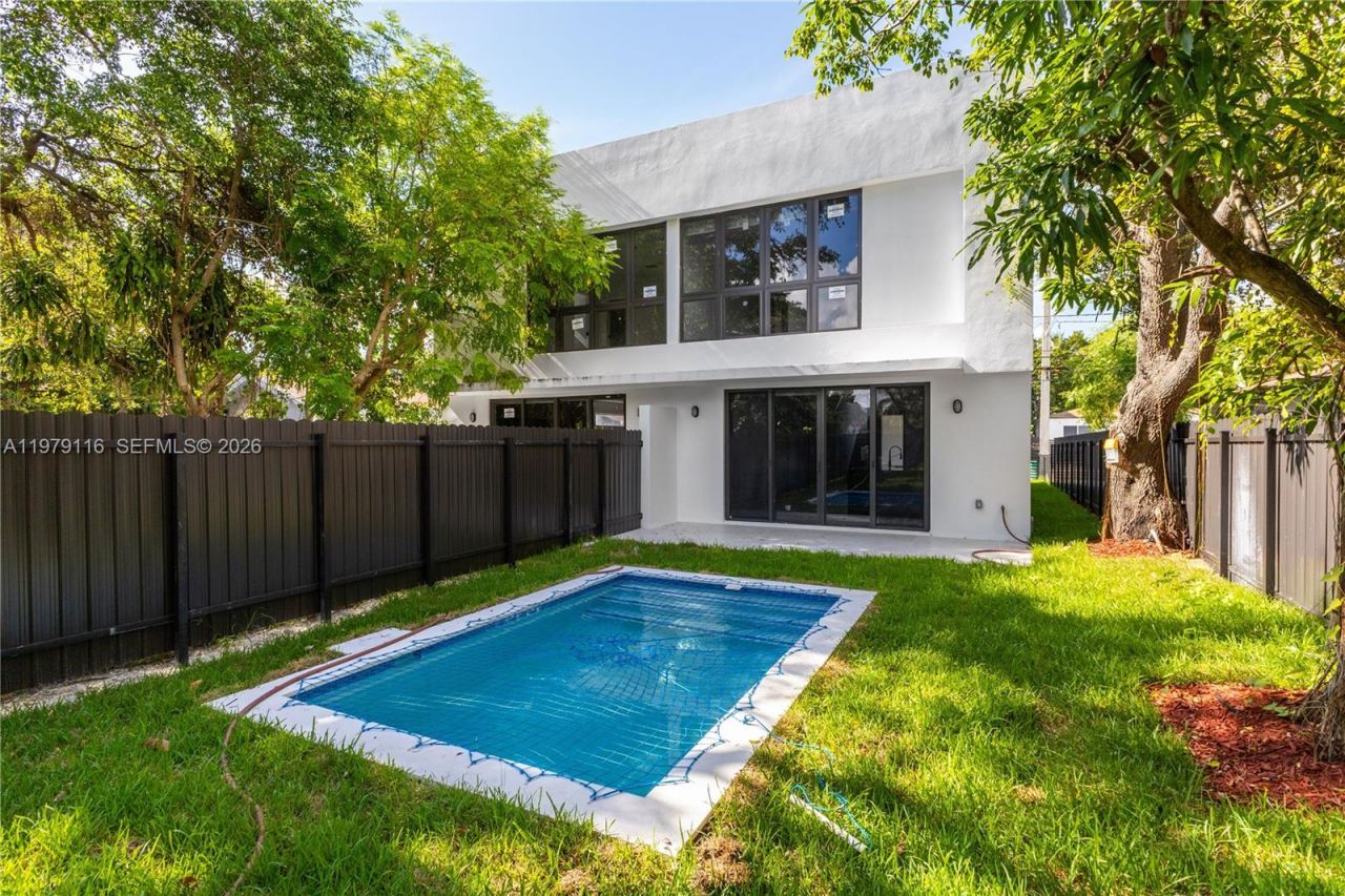 53 NW 52nd St, Miami, FL 33127 Photo