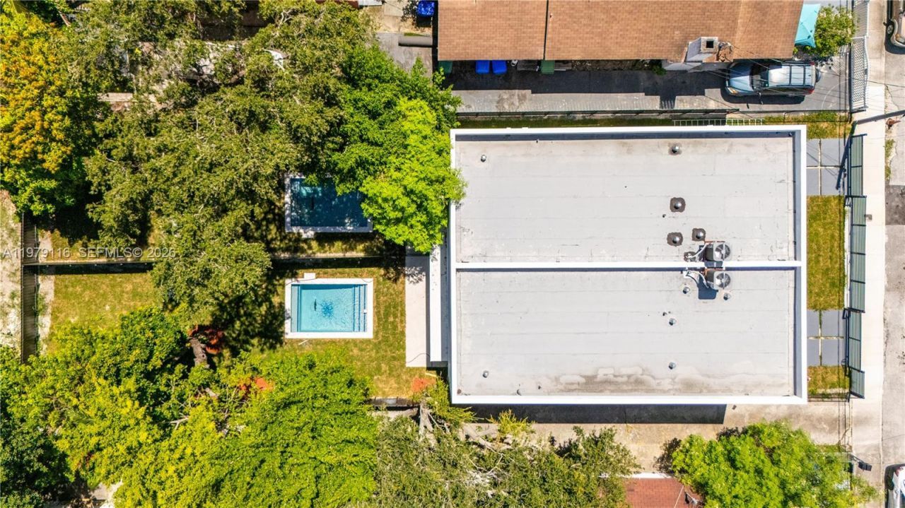 53 NW 52nd St, Miami, FL 33127 Photo