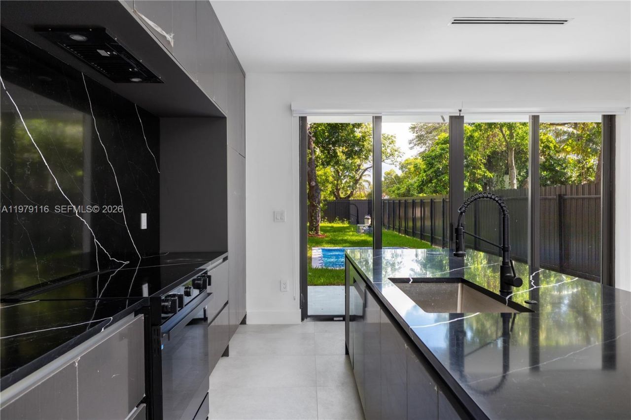 53 NW 52nd St, Miami, FL 33127 Photo