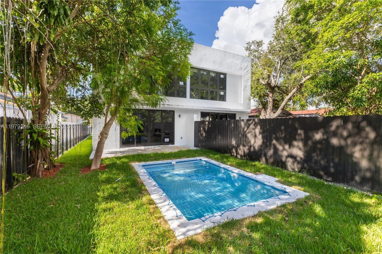 53 NW 52nd St, Miami, FL 33127 Photo
