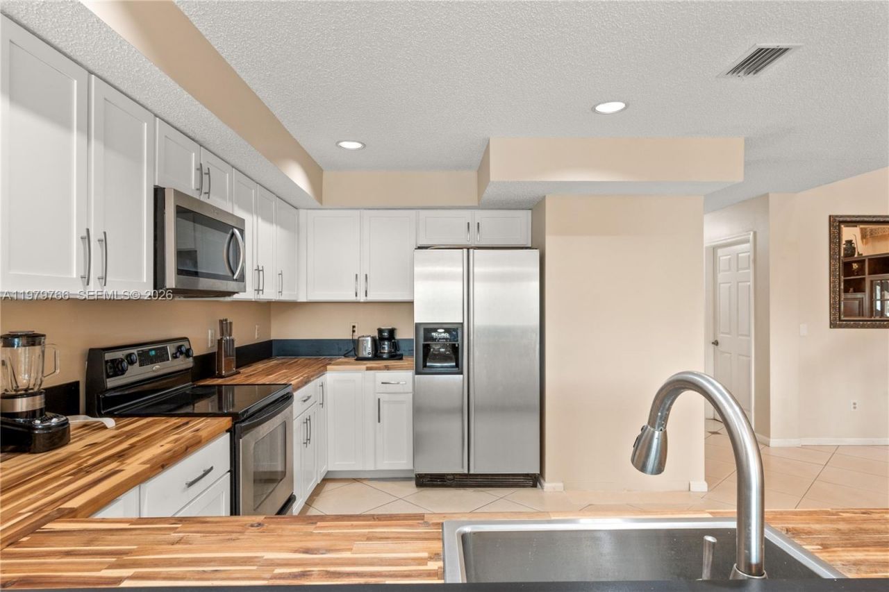 5692 Santiago Cir, Boca Raton, FL 33433 Photo