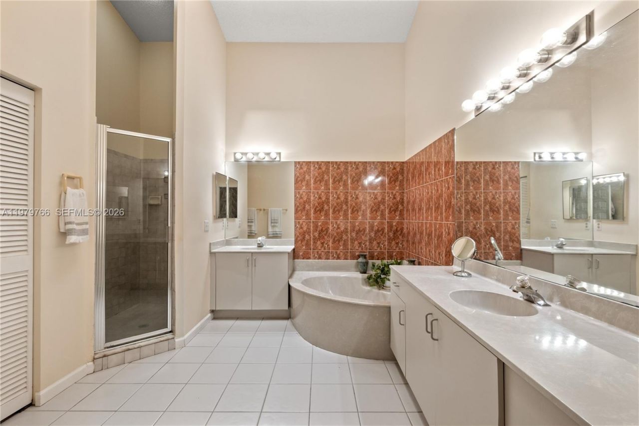 5692 Santiago Cir, Boca Raton, FL 33433 Photo