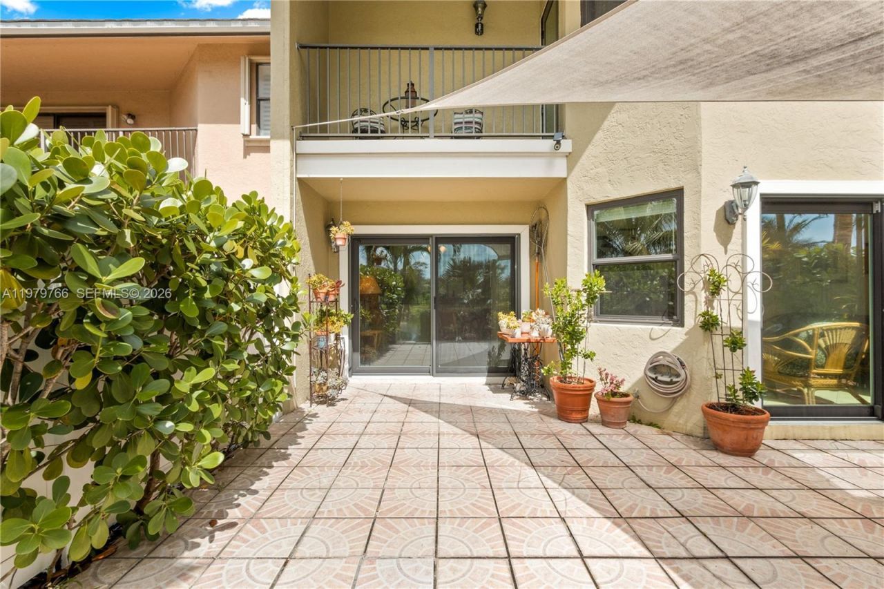 5692 Santiago Cir, Boca Raton, FL 33433 Photo