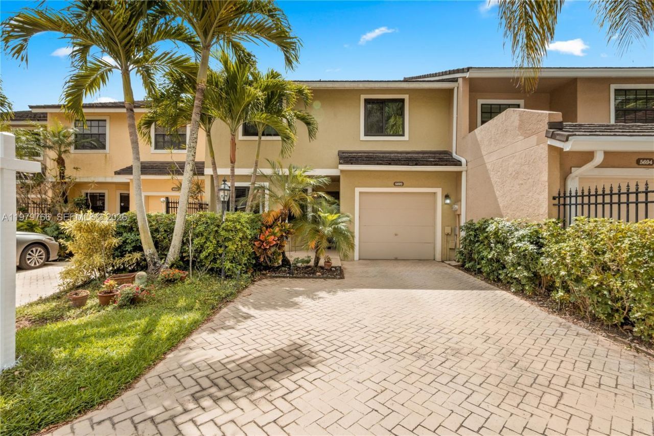 5692 Santiago Cir, Boca Raton, FL 33433 Photo
